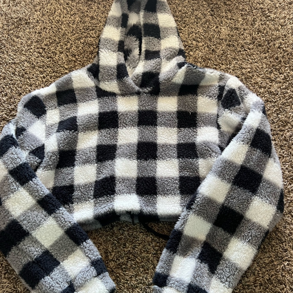 Women’s Fuzzy Hooded crop top